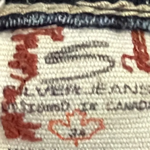 Silver Jeans Women's Santori Dark Blue Capri jeans.
Inseam is 24.5” - Picture 7 of 7